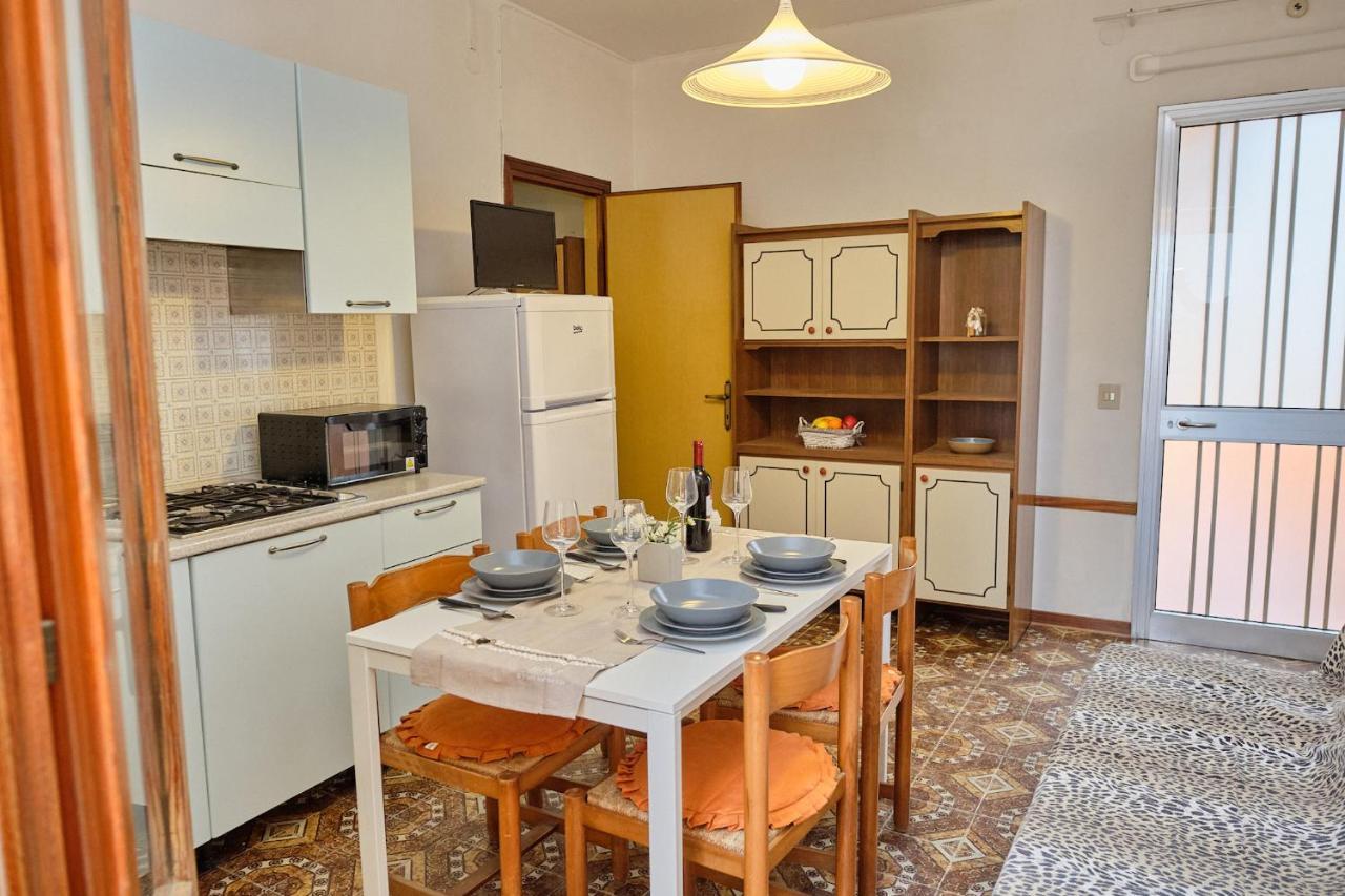 Peaceful Flat With Direct Beach Access Rosolina Mare Esterno foto